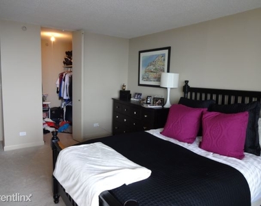 10 E Ontario St Apt 4405 - Photo Thumbnail 2