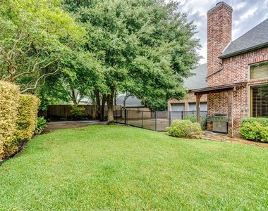 11225 Russwood Circle - Photo Thumbnail 14