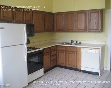 937 W Newport Ave - Photo Thumbnail 4