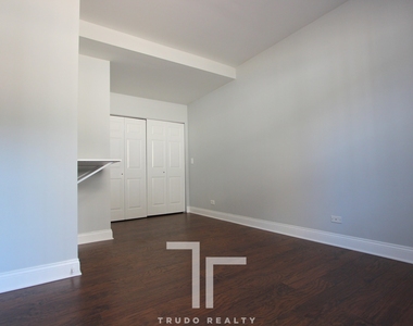 7526 North Seeley Ave. - Photo Thumbnail 13