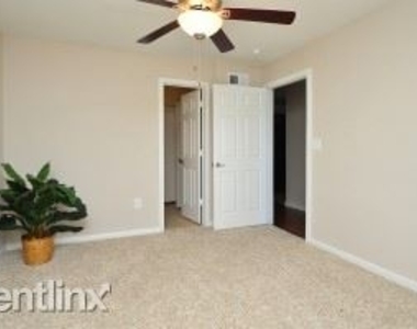 10 Oak Ct - Photo Thumbnail 6