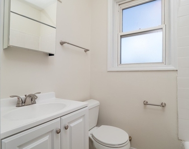 1257 W Lunt Ave Apt. - Photo Thumbnail 6