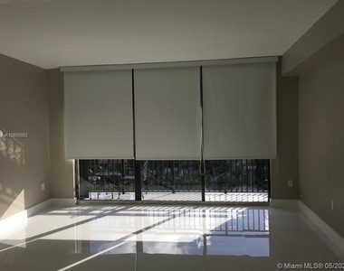 540 Brickell Key Dr - Photo Thumbnail 15