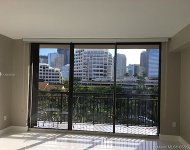 540 Brickell Key Dr - Photo Thumbnail 0