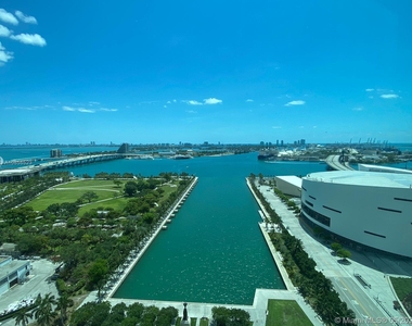 888 Biscayne Blvd - Photo Thumbnail 38