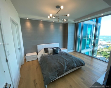 888 Biscayne Blvd - Photo Thumbnail 24