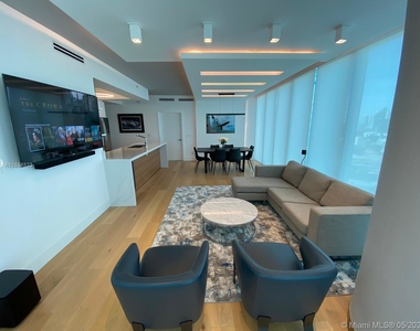 888 Biscayne Blvd - Photo Thumbnail 16