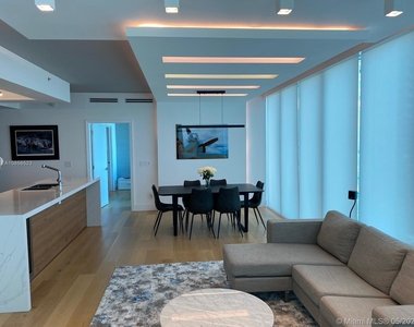 888 Biscayne Blvd - Photo Thumbnail 14