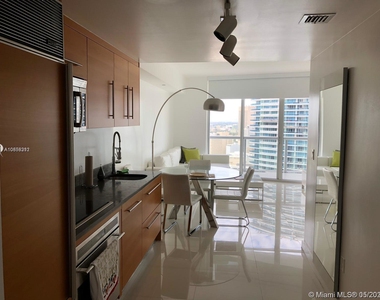 465 Brickell Ave - Photo Thumbnail 16