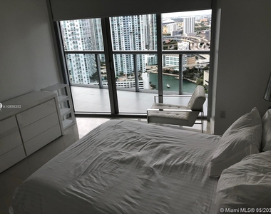 465 Brickell Ave - Photo Thumbnail 18