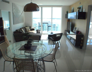 951 Brickell Ave - Photo Thumbnail 4