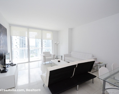 485 Brickell Ave - Photo Thumbnail 1