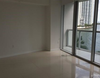 465 Brickell Ave - Photo Thumbnail 1