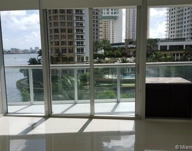 465 Brickell Ave - Photo Thumbnail 11