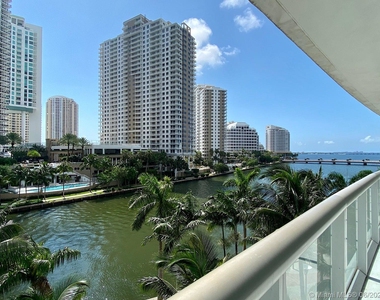 465 Brickell Ave - Photo Thumbnail 33