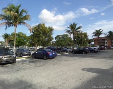 17530 Nw 68th Ave - Photo Thumbnail 10