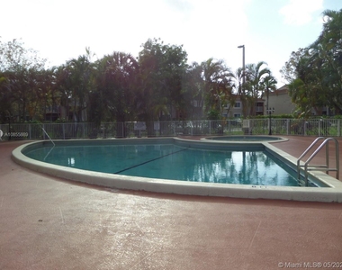 17530 Nw 68th Ave - Photo Thumbnail 12