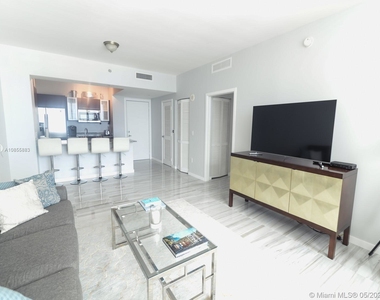 951 Brickell Ave - Photo Thumbnail 9