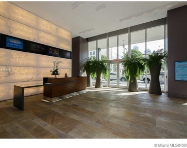 500 Brickell Ave - Photo Thumbnail 35