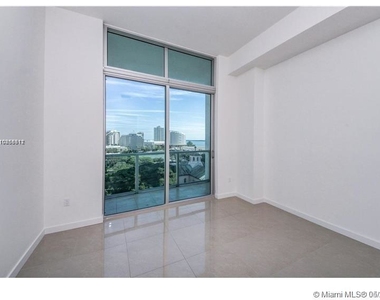 500 Brickell Ave - Photo Thumbnail 23