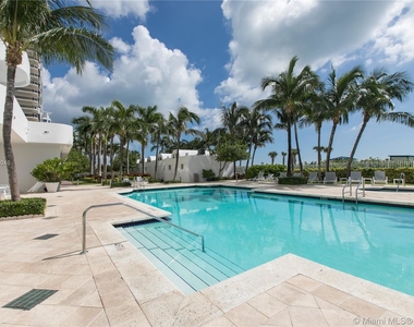 6365 Collins Ave - Photo Thumbnail 32