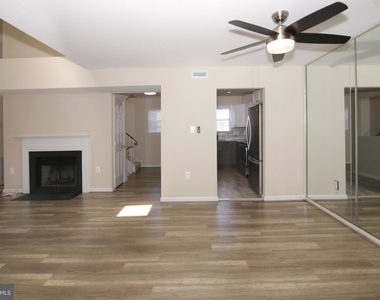 8809 Sugarwood Lane - Photo Thumbnail 21