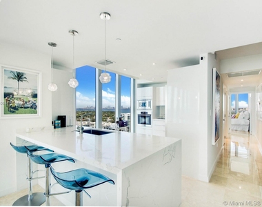 6799 Collins Ave - Photo Thumbnail 7