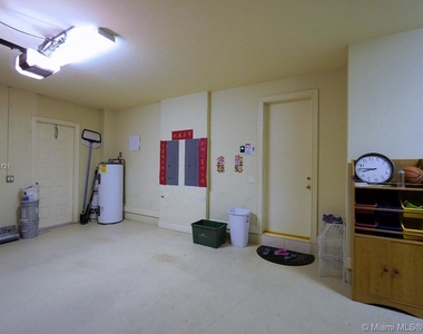 10997 Canary Island Ct - Photo Thumbnail 20