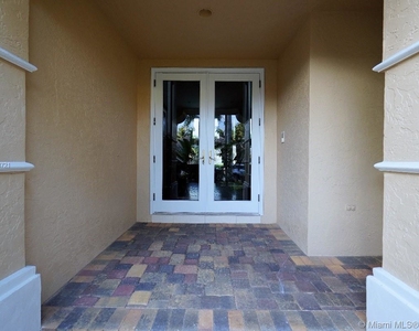 10997 Canary Island Ct - Photo Thumbnail 16