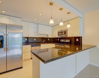 19370 Collins Ave - Photo Thumbnail 11