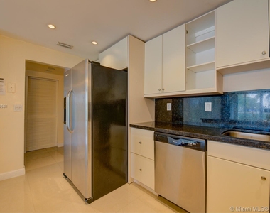 19370 Collins Ave - Photo Thumbnail 7