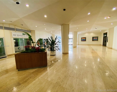 999 Brickell Bay Dr - Photo Thumbnail 57