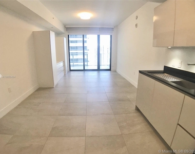 1010 Brickell Av - Photo Thumbnail 5