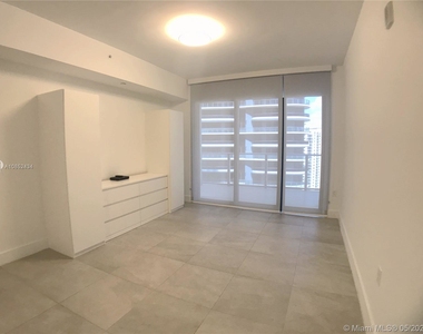 1010 Brickell Av - Photo Thumbnail 8