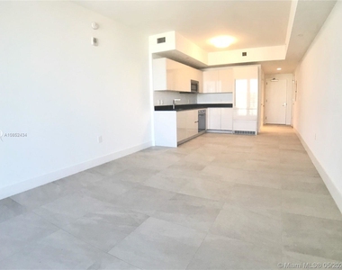 1010 Brickell Av - Photo Thumbnail 17