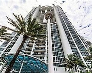 18101 Collins Ave - Photo Thumbnail 25