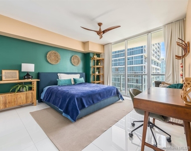 485 Brickell Ave - Photo Thumbnail 12