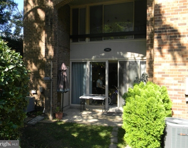 1761 S Hayes Street - Photo Thumbnail 11