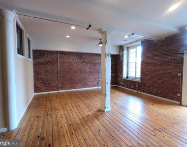 828 N Hancock Street - Photo Thumbnail 5