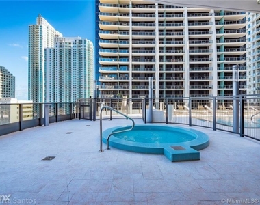 1000 Brickell Plz # 5801 A10827640 - Photo Thumbnail 13