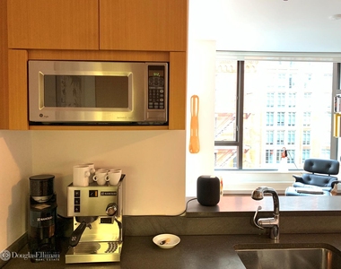 505 Greenwich St - Photo Thumbnail 7