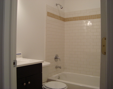 2513 North Southport Avenue - Photo Thumbnail 8