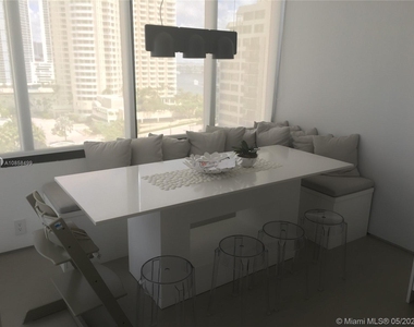 520 Brickell Key Dr - Photo Thumbnail 2