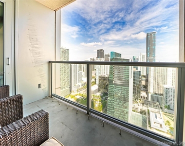 1425 Brickell Ave - Photo Thumbnail 19