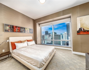 1425 Brickell Ave - Photo Thumbnail 15