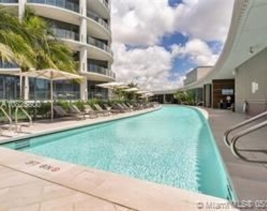 2821 S Bayshore Dr Unit 900 - Photo Thumbnail 8