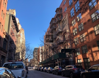 East 22 Street - Photo Thumbnail 19