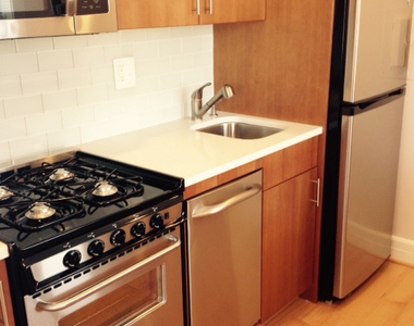 1112 M Street, Nw - Photo Thumbnail 0