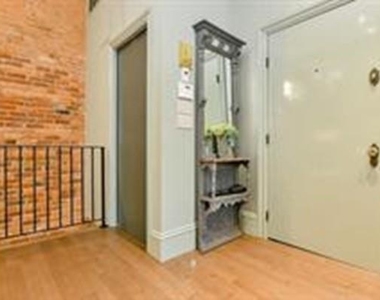 363 Marlborough Unit 3 - Photo Thumbnail 4