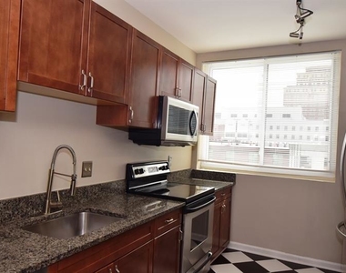 1421 Peachtree Street Ne - Photo Thumbnail 1